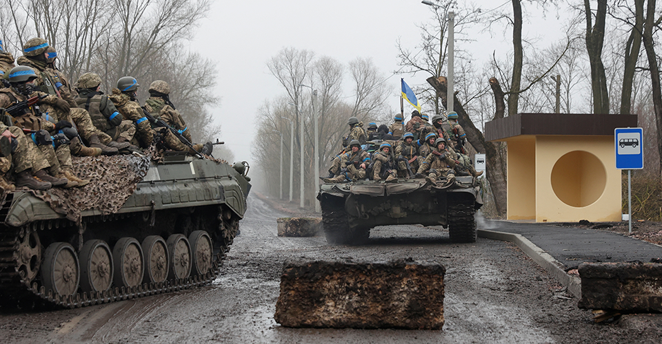 Франция ведет войска на украину. Российские войска на Украине. Армия Украины. Армия Украины 2000. Т-80 на Украине.